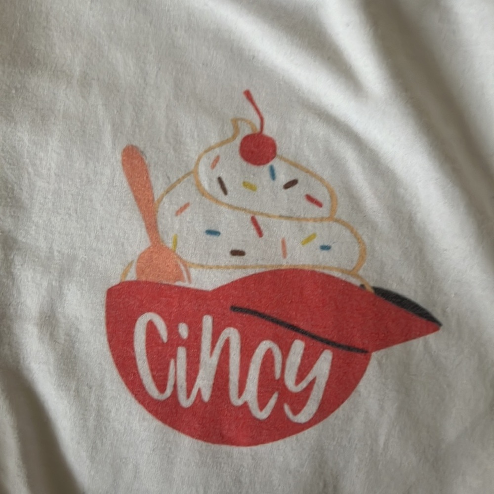 NWOT Cincy Sundae Shirt. Sz M